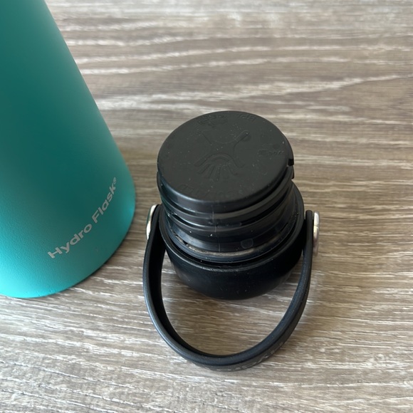 Teal 21 Oz Stainless Steel Hydroflask - Picture 8 of 10